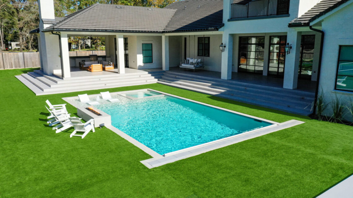 از مزایا و معایب استخر روباز و سرپوشیده چه می دانید؟