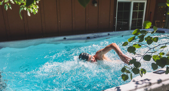 نحوه مدیریت سطح کلر استخر شنا با بهترین روش ها