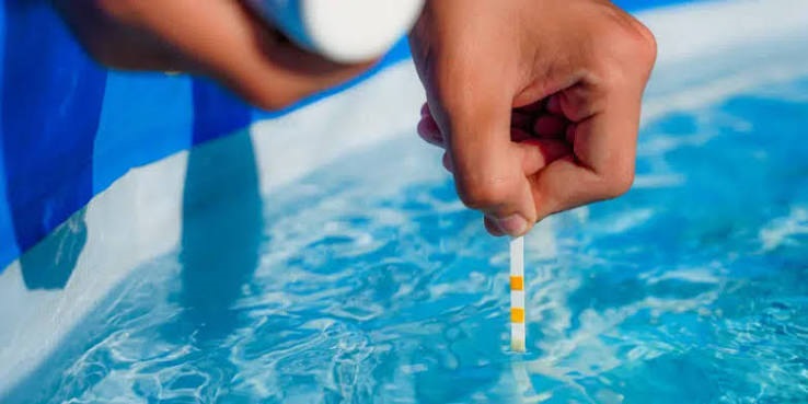 اهمیت متعادل کردن pH استخر شنا چیست؟